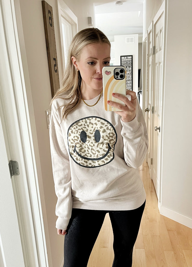 Leopard Smiley Crewneck in Oatmeal Grey (S-L)